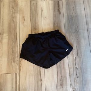 XL KIDS NIKE SHORTS ALL BLACK